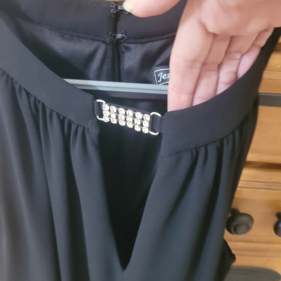 Jessica Howard Black Halter Keyhole Formal Dress with Sheer Cape Size 14 - Picture 6 of 8